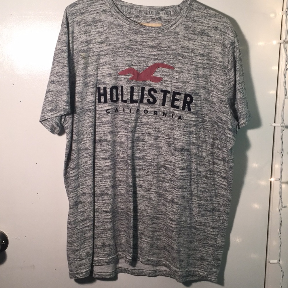 Hollister tee